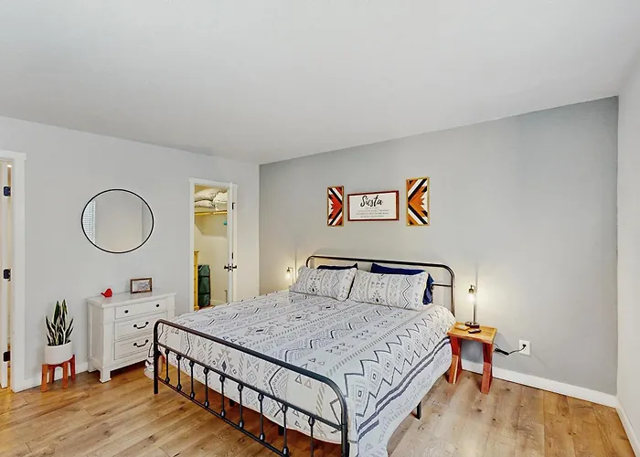 Mtn-view W/ Amenities In Tucson! Tucson